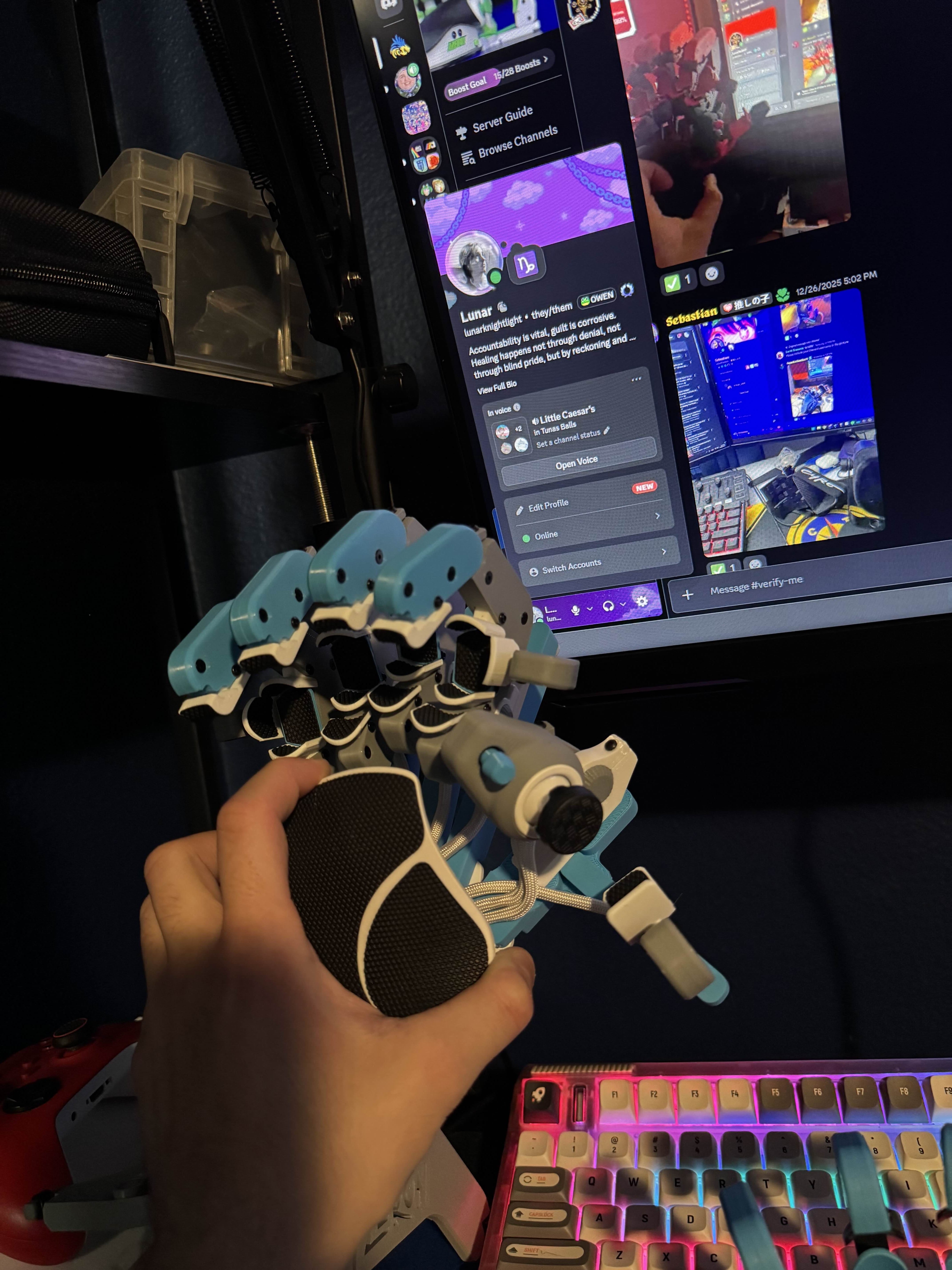 Red Azeron Cyborg II: Ergonomic Keypad For PC Gaming
